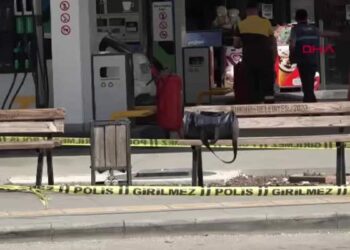 Unutulan çantadan kıyafet çıktı