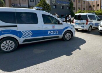 Borç kavgasında birbirini bıçakladılar: 2 yaralı