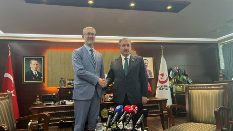 Destici, Ukrayna Büyükelçisi Celalov ile bir araya geldi
