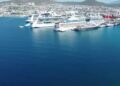 Kuşadası'na 3 kruvaziyerle denizden 8 bin 560 turist geldi