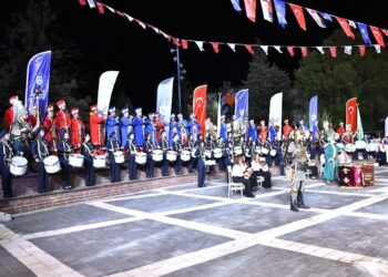 Yenişehir'de festival coşkusu: 88 Kişilik dev kadro sahnede
