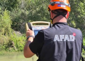 Kelkit Çayı'na düşen Esma Nur, yapay zeka destekli dronla aranıyor