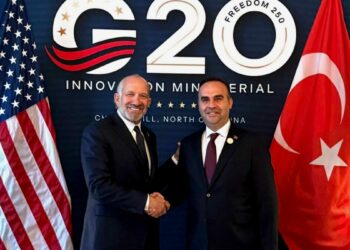 Bakan Kacır’dan G20’de diplomasi trafiği