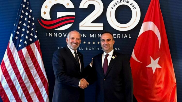 Bakan Kacır’dan G20’de diplomasi trafiği