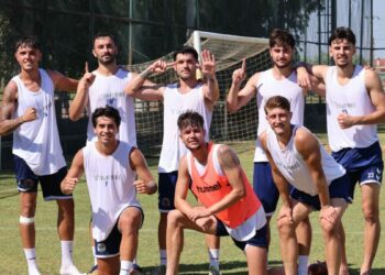 Menemen FK'da lisanslar tamam