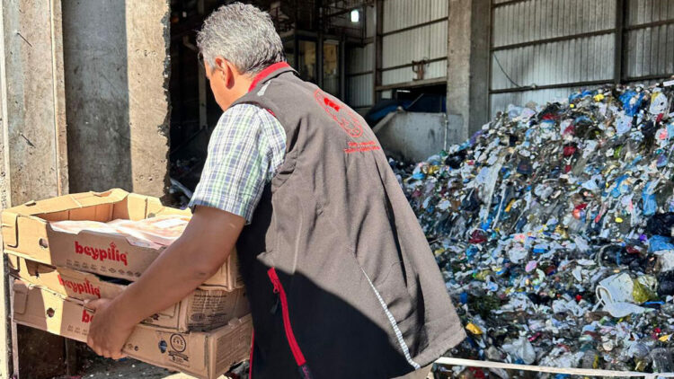Son tüketim tarihi geçmiş 140 kilo tavuk eti ele geçirildi