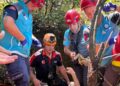 Doğa yürüyüşü sırasında 7 metre çukura düşerek yaralandı