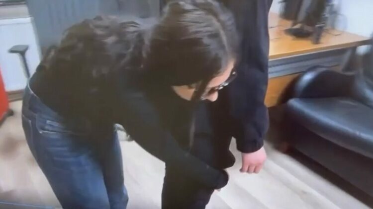 Tuğyan’ın annesi Güllü’yü attığını öne sürüp, olay anını uygulamalı anlattı
