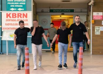 Telefonla aradıkları kadının 1,5 milyon TL’lik altınını alıp dolandıran şüpheliler yakalandı