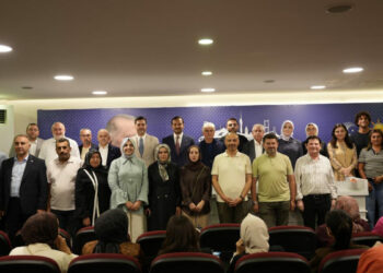 Üsküdar’da 4 CHP’li meclis üyesi AK Parti’ye katıldı
