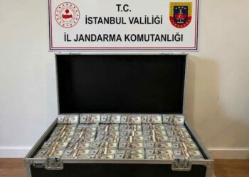 Esenyurt'ta sahte para operasyonu: 2 milyon 890 bin sahte dolar ele geçirildi