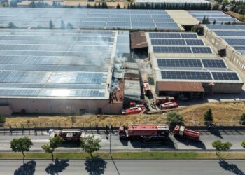 Kayseri’de tekstil fabrikasının deposunda yangın