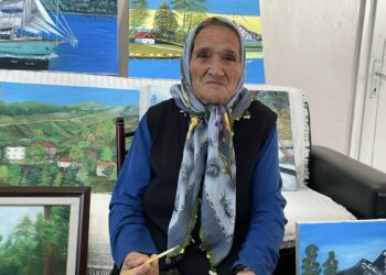 Bob Ross’tan ilham alıp resme başladı: 81 yaşında ikinci sergisi için gün sayıyor