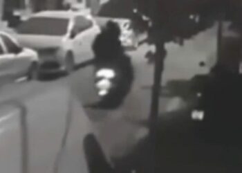 Küçükçekmece ve Gaziosmanpaşa’da derneklere silahlı saldırı düzenleyen 2 şüpheli yakalandı