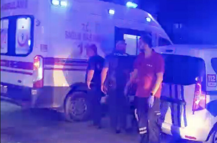 Manisa'da bıçaklı - sopalı kavga: 7 yaralı