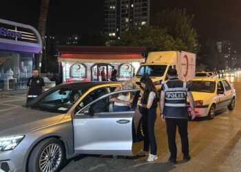 Adana'da 1594 polisle 'Huzur ve Güven' uygulaması; aranan 38 şüpheli yakalandı
