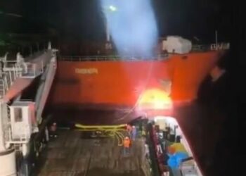 Petrol yüklü tanker, Marmara Adası açıklarında makine arızası nedeniyle sürüklendi