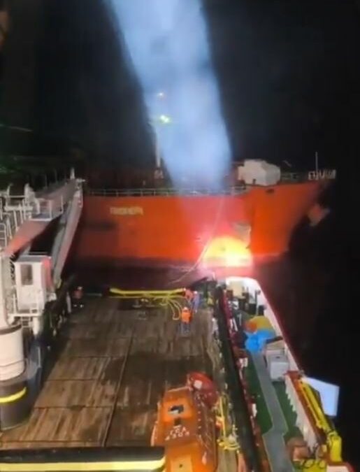 Petrol yüklü tanker, Marmara Adası açıklarında makine arızası nedeniyle sürüklendi