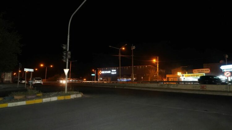 Yolun karşısına geçerken otomobilin çarptığı Muhammed öldü