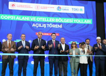 Bakan Kurum: Dünya Antalya'da buluşacak, dünya Antalya'da kucaklaşacak