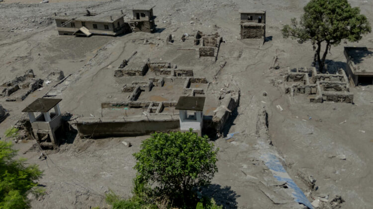 Nepal'deki selde can kaybı 1344'e yükseldi