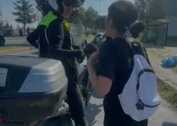 Kayseri'de polis, sınava geç kalan öğrencileri taşıdı