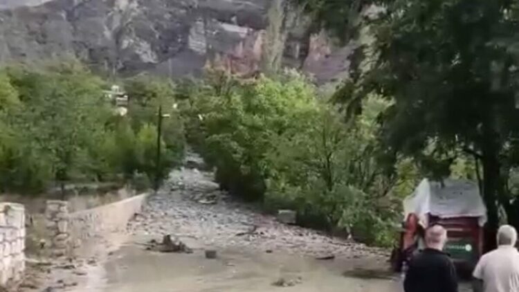 Erzurum'da sel hasara yol açtı