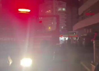 Adana’da bir marketin deposunda yangın
