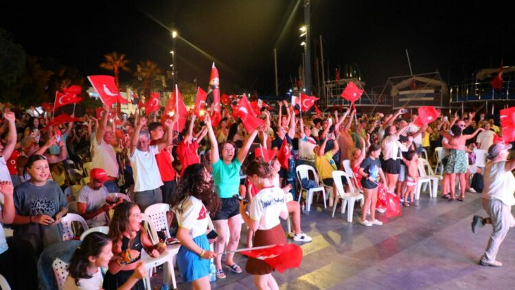Bodrum’da Filenin Sultanları’nın şampiyonluk coşkusu