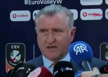 Osman Aşkın Bak: Türkiye voleybolda müthiş işler başarıyor