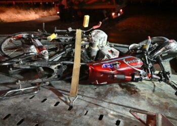 Kırıkkale’de motosiklet trafik levhasına çarptı: 2 yaralı