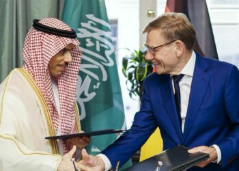 Suudi Arabistan ve Almanya'dan Hürmüz Boğazı çağrısı