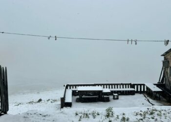 Rize'nin yükseklerine kar yağdı