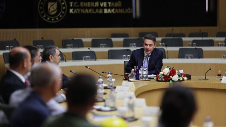 Bakan Bayraktar, Doruk Madencilik işçilerini kabul etti