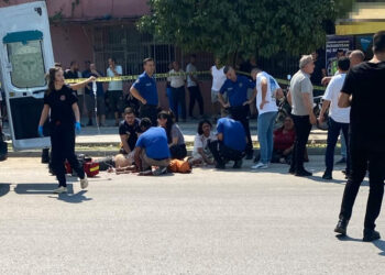 Adliyeden çıkan aileye silahlı saldırı: 1 ölü