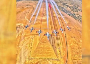 Türk Yıldızları Akrobasi Timi, Mısır Piramitleri üzerinde gösteri uçuşu gerçekleştirdi