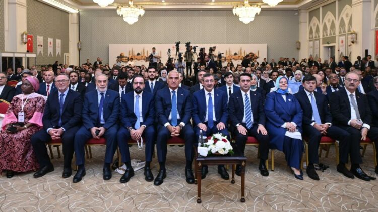 Cevdet Yılmaz: İnsan haklarını savunan herkes, Müslümanlara saldırılara da aynı açık tavrı almalı