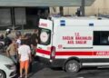Beylikdüzü'de 3 aracın karıştığı zincirleme kaza; yaralılar var -1
