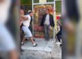 İnşaatta başlayan kavga polis merkezi önünde devam etti
