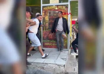 İnşaatta başlayan kavga polis merkezi önünde devam etti