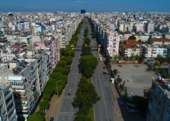 Antalya'da yeni eğitim öğretim dönemi öncesi kiralık ev hareketliliği