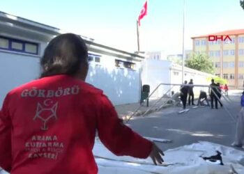 Depremde 2 arkadaşını kaybeden Zeynep, gönüllü arama kurtarma personeli oldu