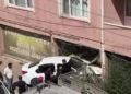 Otomobil iş yerine daldı: 1 yaralı