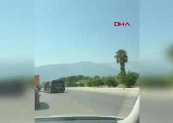 Otomobiller çarpıştı: 2 yaralı