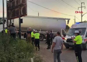 Manisa’da kamyon ile çarpışan motosikletin sürücüsü öldü