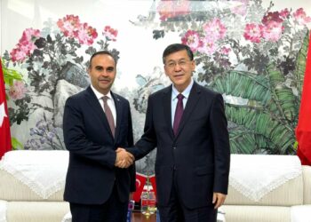 Bakan Kacır, Çinli mevkidaşı Yin Hejun ile bir araya geldi