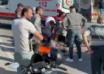 Hafif ticari araçla çarpışan motosikletin sürücüsü öldü