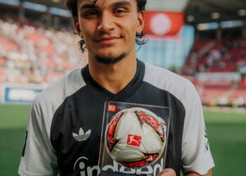 Can Uzun attığı 2 golle Eintracht Frankfurt’a galibiyeti getirdi