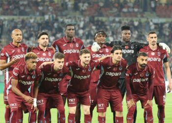 Trabzonspor evinde başka, deplasmanda başka
