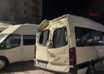 Otomobil otoparka uçtu, sürücü yaralandı